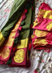 Womens Premium Ethinic saree with ready blouse