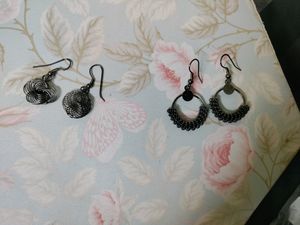 Set Of Two Mettalic Earrings