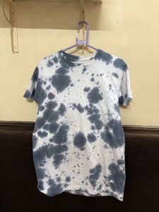 Tie Dye Tee - Trendy & Unique!