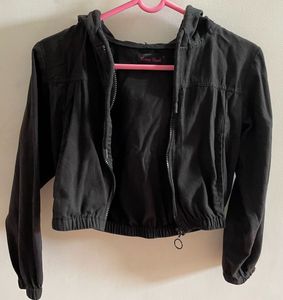 Cropped Black Jacket With Cap