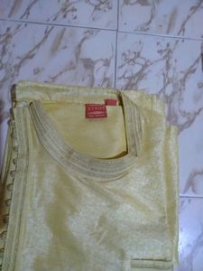 New Gents Kurta And Pyjama.Wore Only Once On Marriage.kurta size:105 Cm/42. Bottom Wearsize:38.
