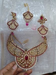 Stone Studded Jewellery Set