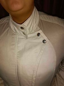 White Stylish Jacket 🧥