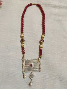 Elegant Beaded Necklace 💫