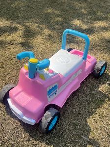 Hamley Tiny Towm Ride On