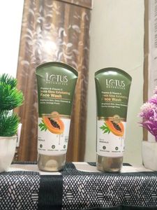 Lotus Botanicals Papaya Face Wash