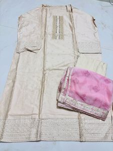 Elegant Cream Salwar Kameez