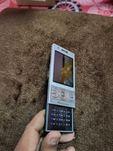 Sony Ericsson W705
