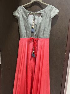 Light Weight But Effective Ethnic Gown