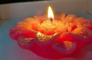SET OF 2 FLOWER 🌹 CANDLE&#39;S 🕯️