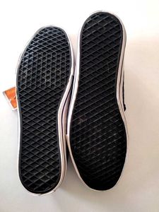 Paragon Blue Men Sneakers