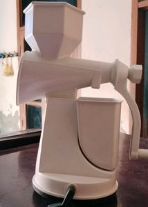 Hand Juicer