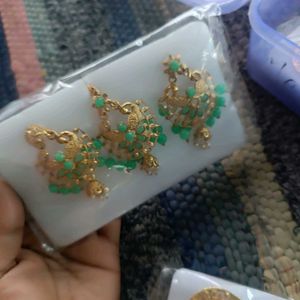Earrings With Maagtika