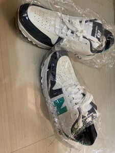 New Balance MS327 Sneakers