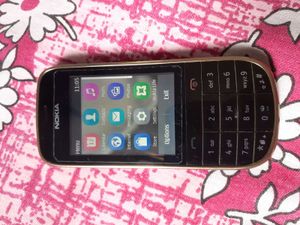 Nokia Asha 202 Touch &amp; Type Phone