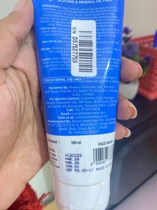 Derma Co 2% Cica Glow Face Wash