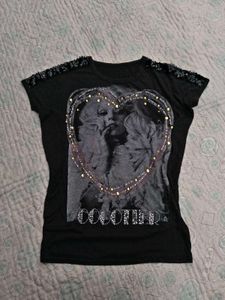 Y2K Style.  Graphic Print Tee