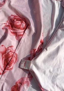 Brand New (Urbanic)Satin Floral Rose Pink Crp Top