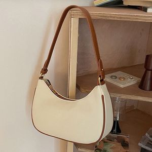Vintage-style Shoulder Bag