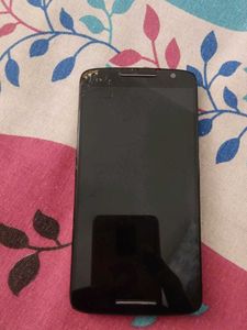 Motorola Phone - Cracked Screen