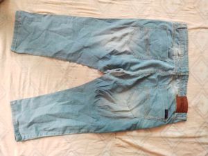 Light Wash Denim Cropped Jeans