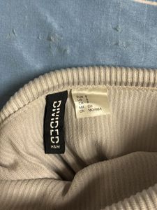 H&amp;m Crop Top - Size Small