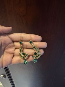 Elegant Green &amp; Gold Earrings