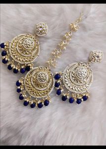 Misboota Earrings With Tikka