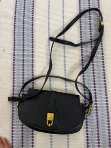 Black Sling Bag With Detachable Straps