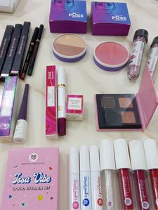 Loot! Makeup Kit 18 Products