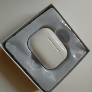 Earbuds ( Bluetooth )