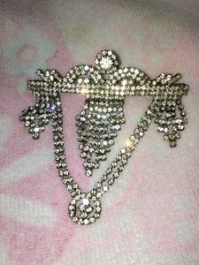 White Stone Long Hair Centre Clip