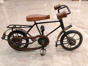 cycle showpiece for home decoration made of iron U
