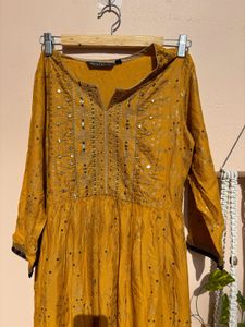 &#34;Brand new best price AVAASA kurti 💙💛✨&#34;