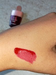 LIP AND CHEEK TINT.