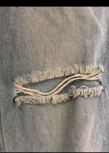Ripped Knee Jeans With Free Gift 🎁