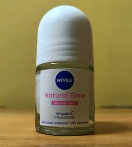 NIVEA Natural Glow Deodorant