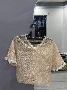 Lace Top - Elegant & Chic