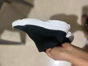 Shoe