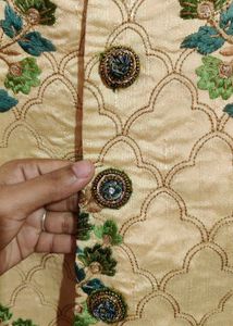 Cream Colour Floral Design Jodhpuri