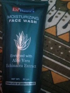 Dr. Batra&#39;s Moisturizing Face Wash