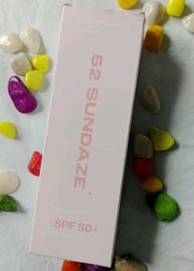 52 Sundaze Collagen Glow SPF 50+
