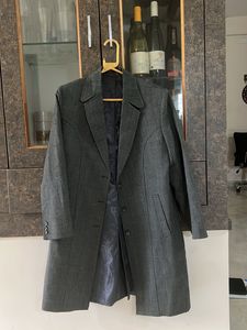 LIGHT THRENCH COAT