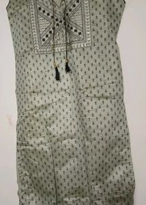 Elegant Embroidered Kurta