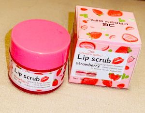 "Crazy Girl Lip Scrub" in strawberry flavor
