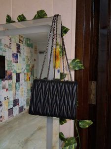 Chic Black Shoulder Bag