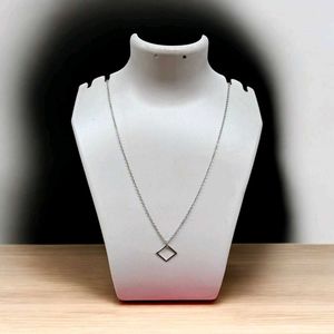 Single Line Chains Pendants