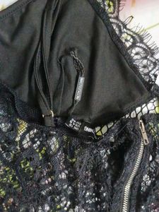 (1106)Black Lace Bralette with Zipper