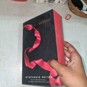Eclipse by Stephenie Meyer (Twilight saga)