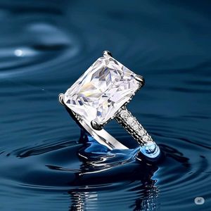 Sparkling Diamond Ring